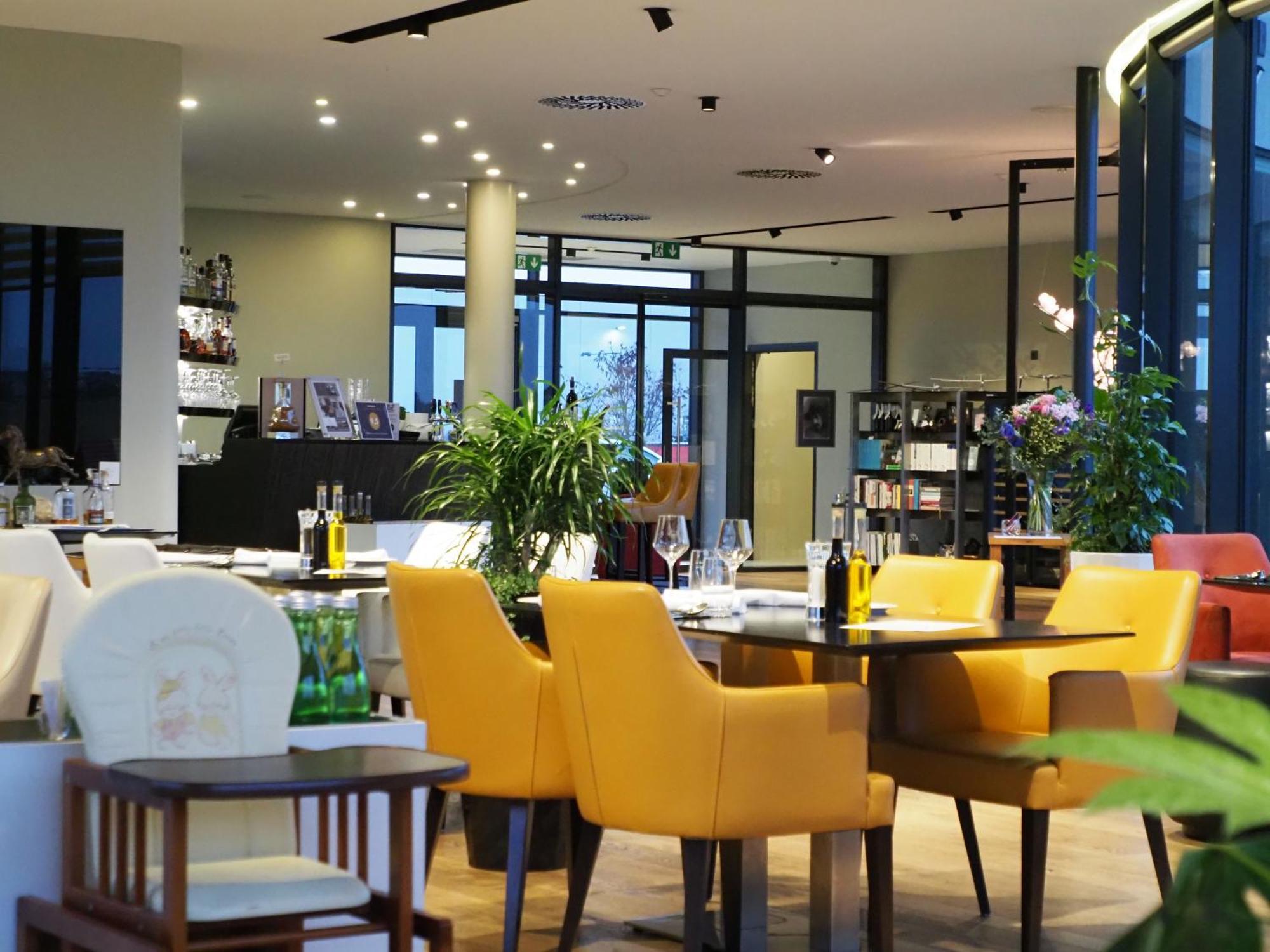 Mg Restaurace/Luxury Apartments Mlada Boleslav Ngoại thất bức ảnh