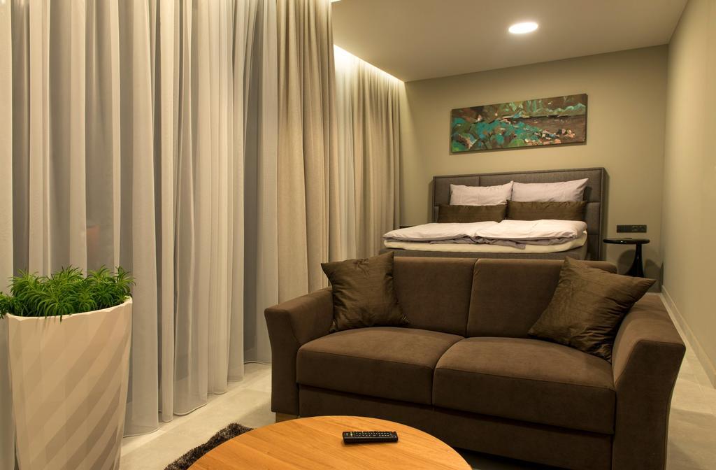 Mg Restaurace/Luxury Apartments Mlada Boleslav Ngoại thất bức ảnh