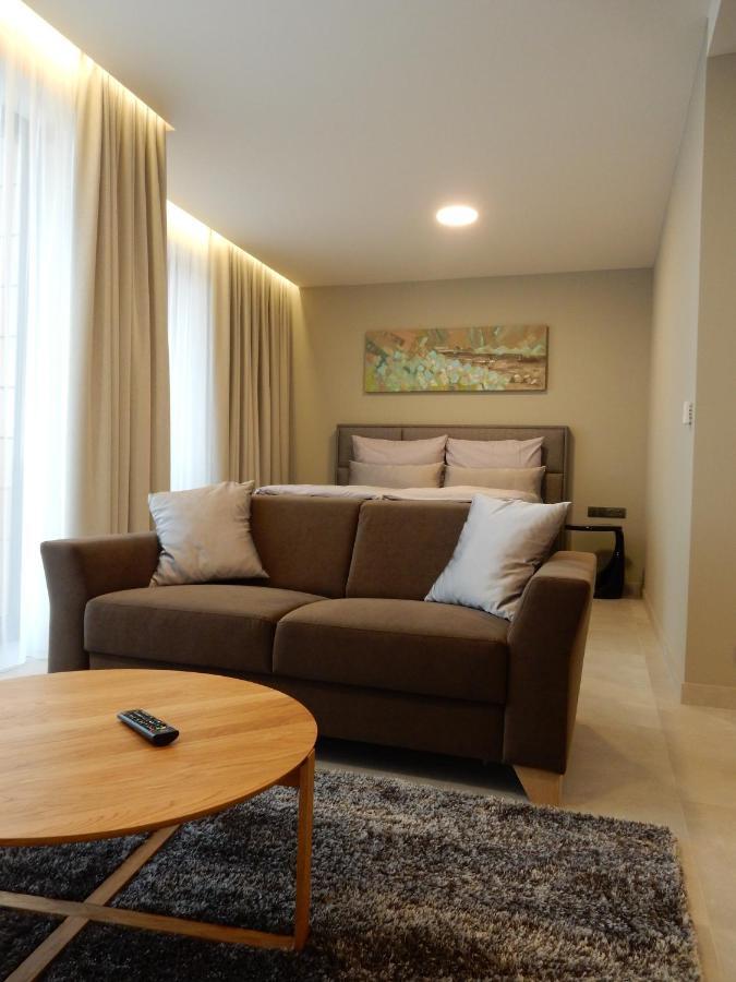 Mg Restaurace/Luxury Apartments Mlada Boleslav Ngoại thất bức ảnh